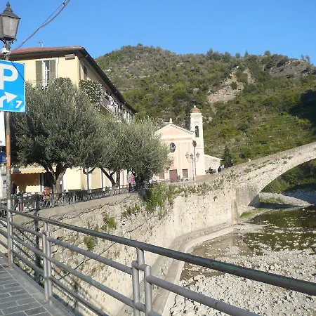 Suite-appartamento-del Dei Doria Dolceacqua